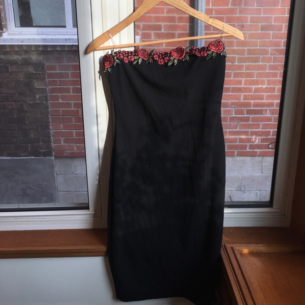Cute strapless rose detail dress